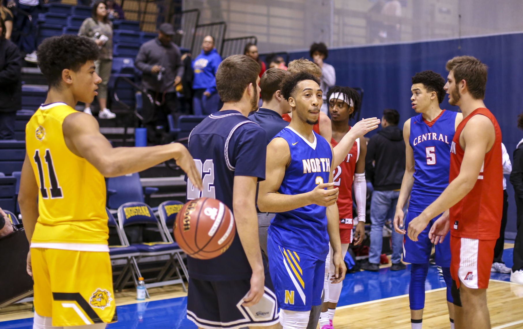 031819-qct-spt-seniorhoops-b021